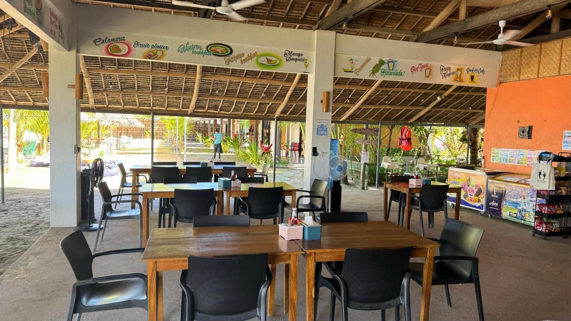 Footprints Beach Resort Agpudlos Екстериор снимка