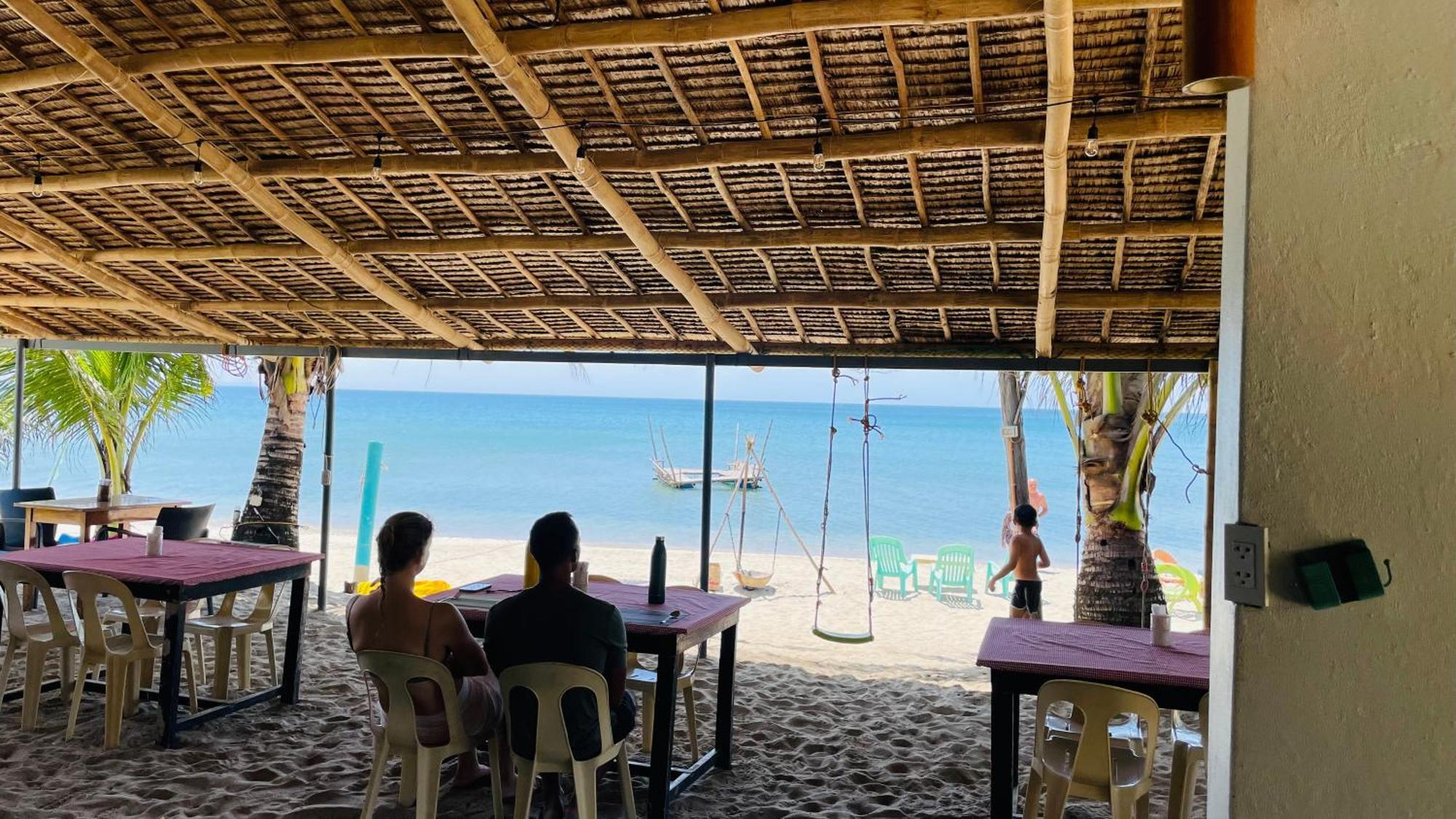 Footprints Beach Resort Agpudlos Екстериор снимка