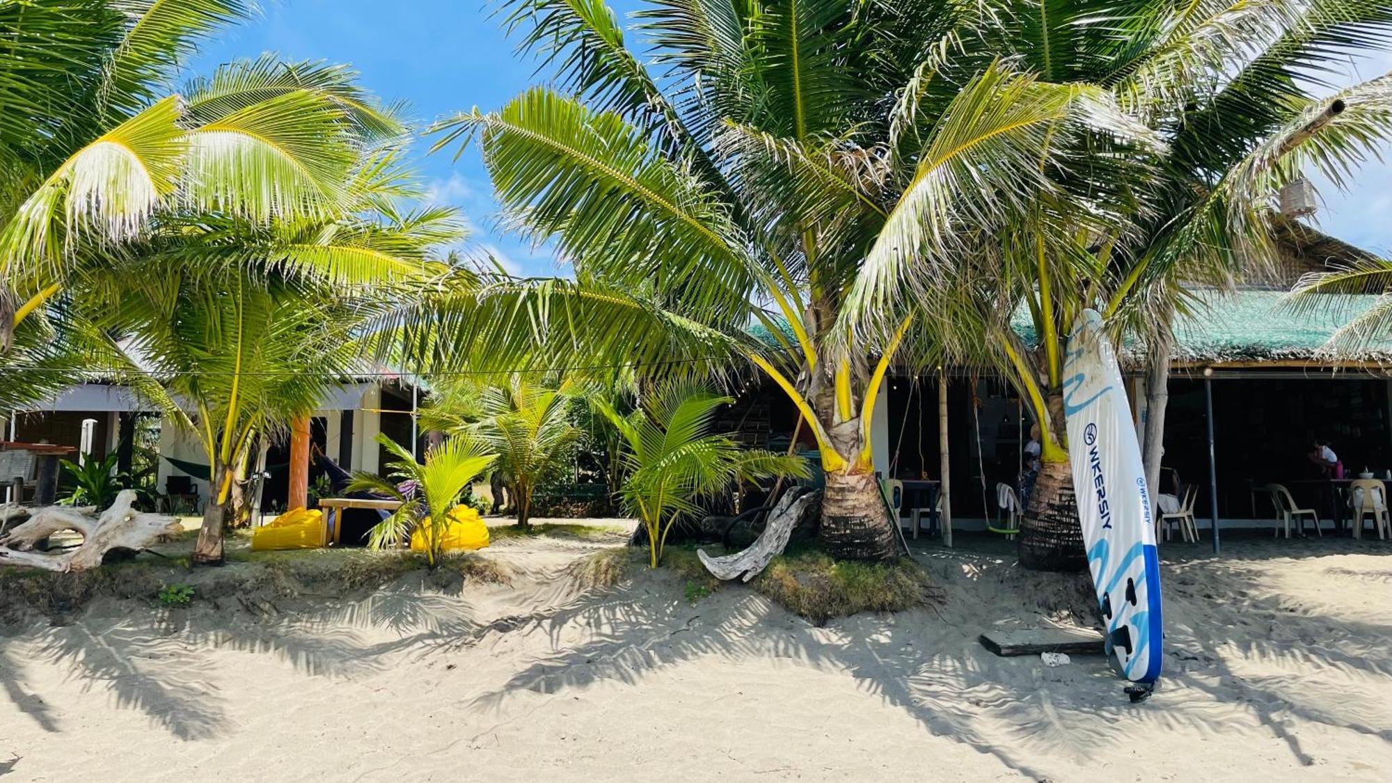 Footprints Beach Resort Agpudlos Екстериор снимка