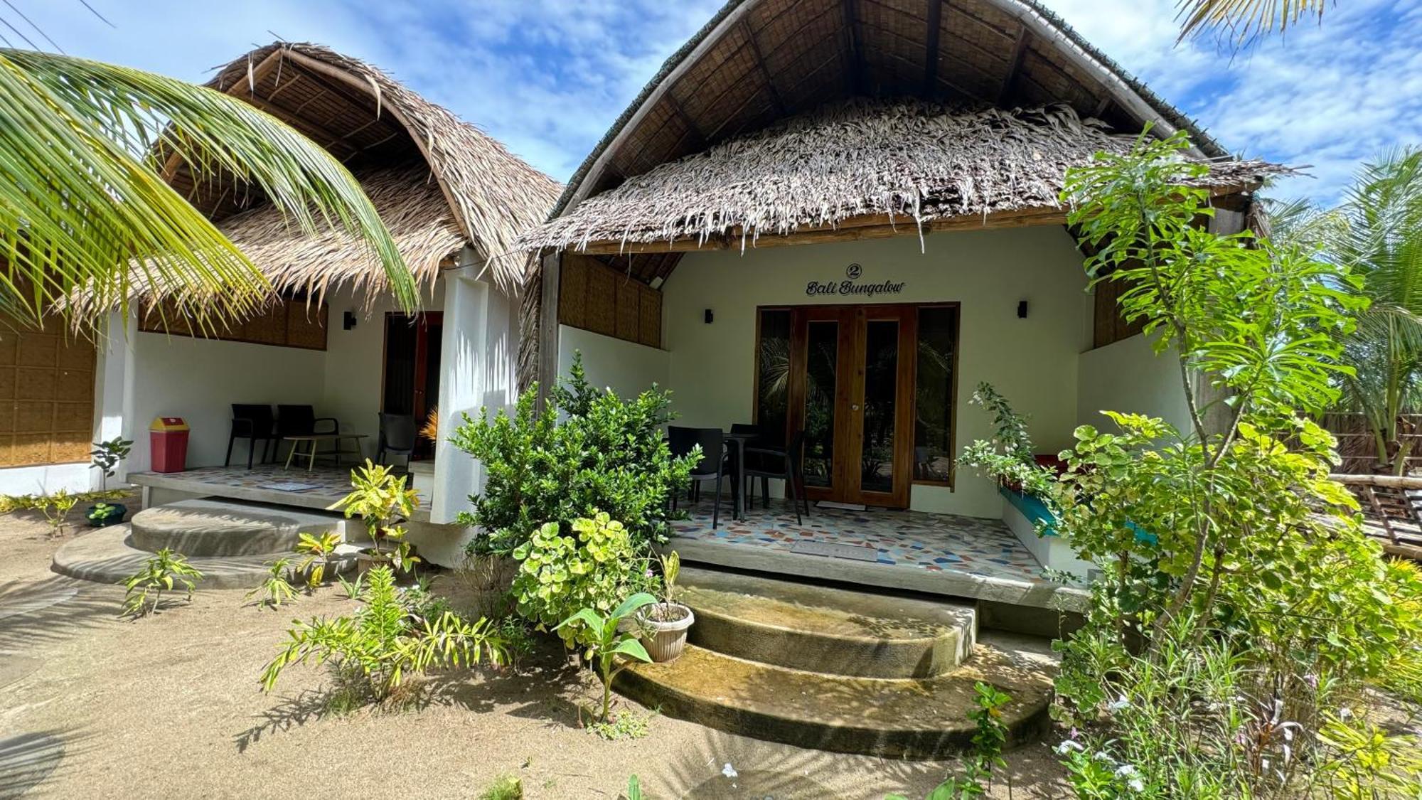 Footprints Beach Resort Agpudlos Екстериор снимка