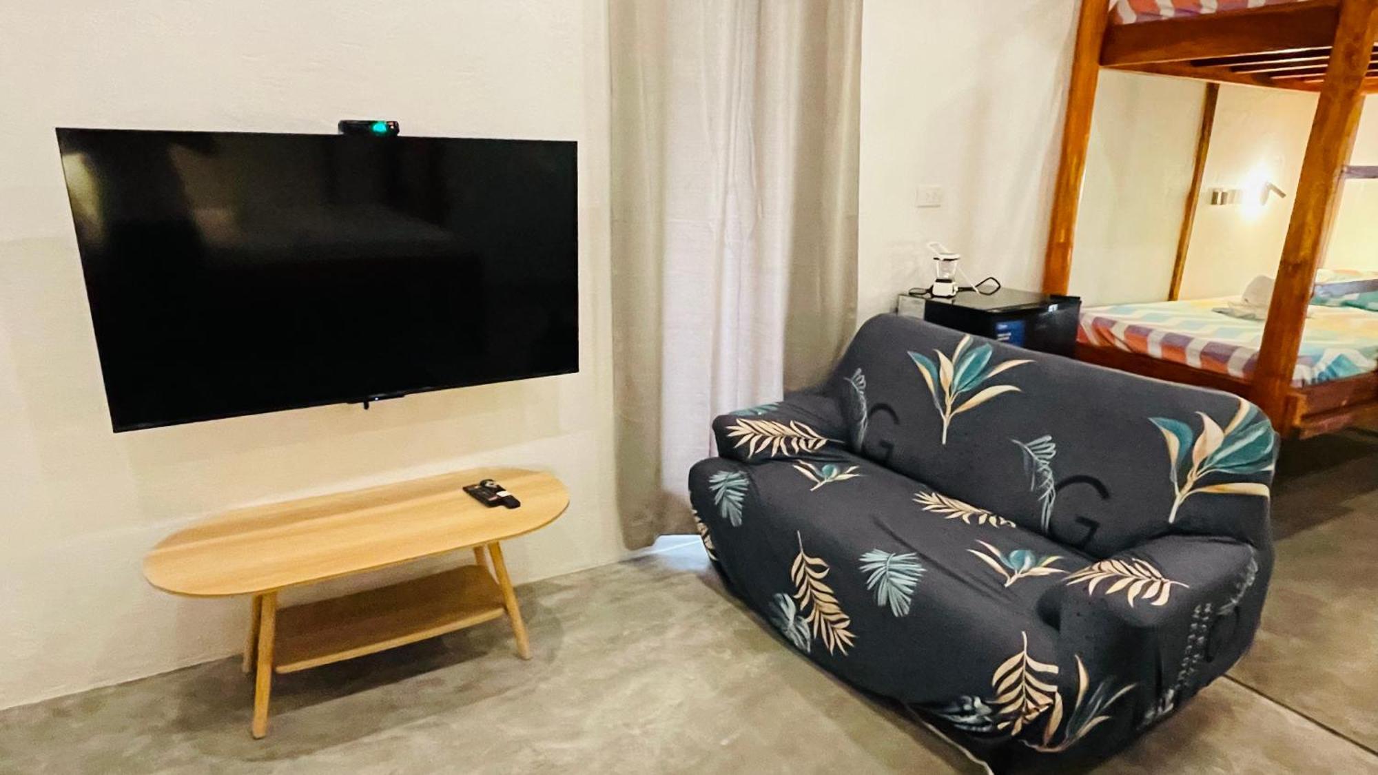 Footprints Beach Resort Agpudlos Екстериор снимка