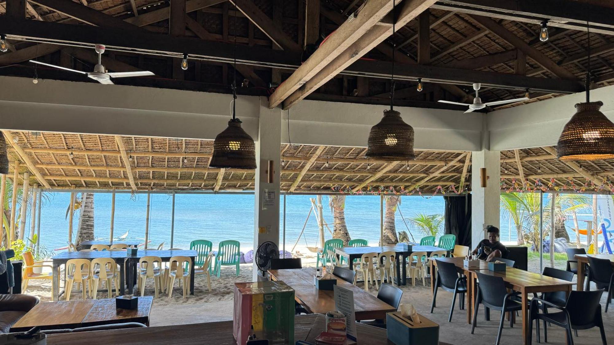 Footprints Beach Resort Agpudlos Екстериор снимка
