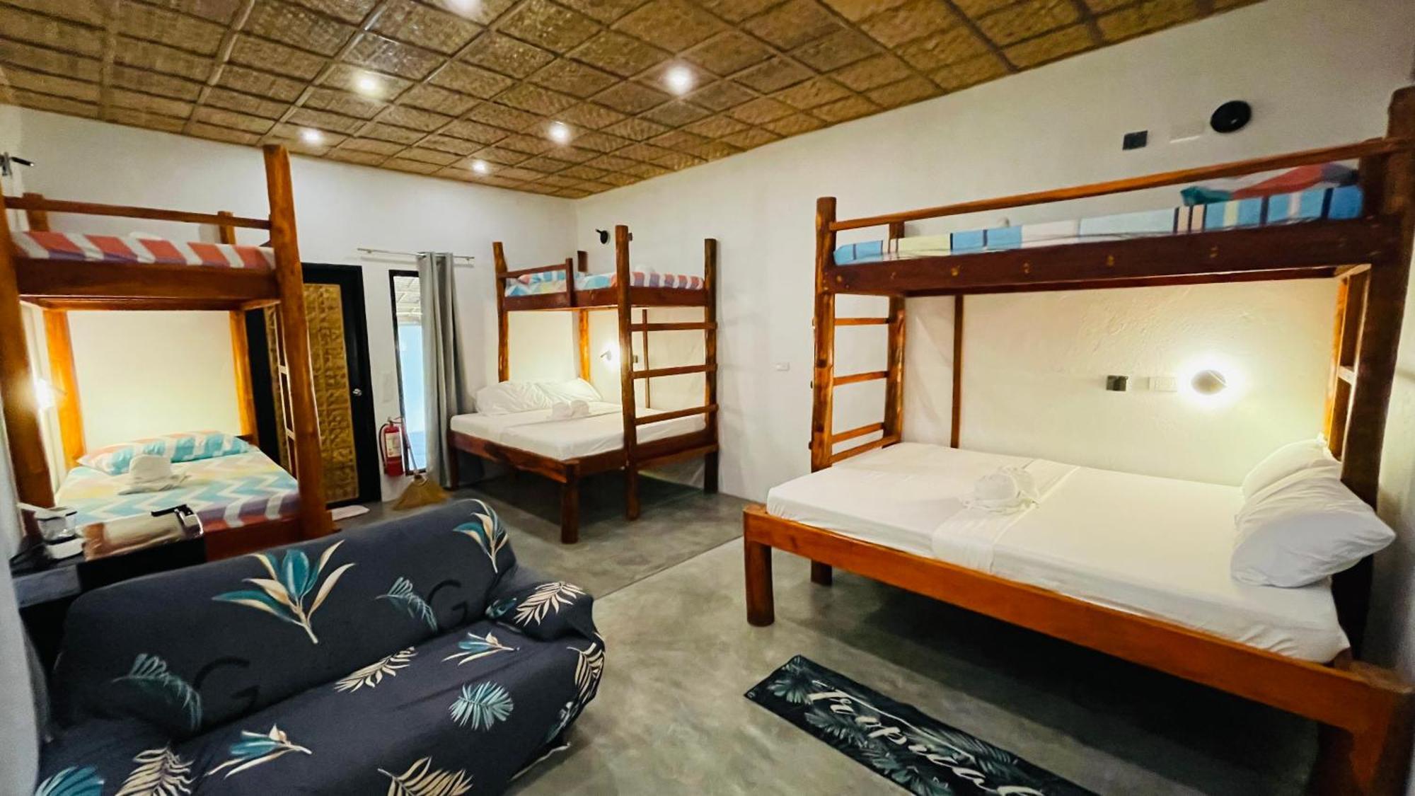 Footprints Beach Resort Agpudlos Екстериор снимка