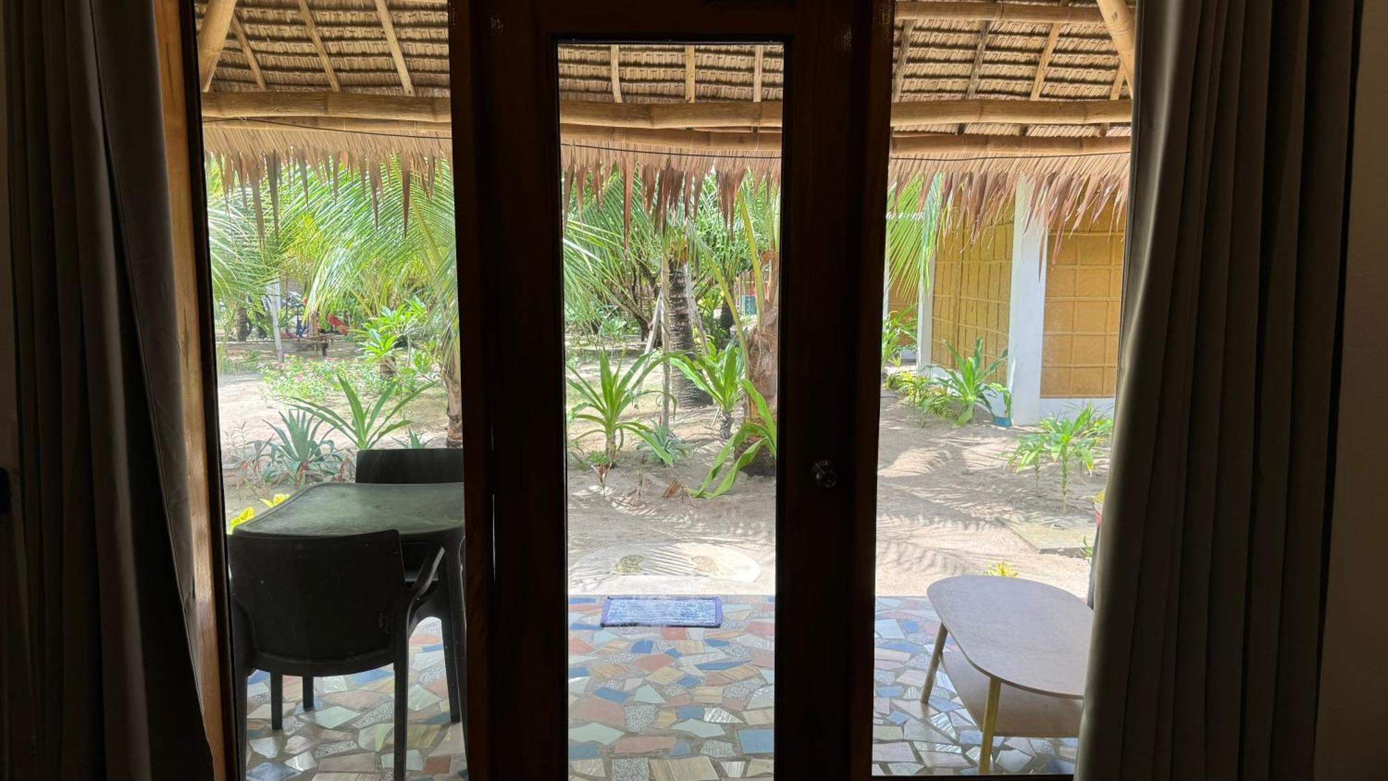 Footprints Beach Resort Agpudlos Екстериор снимка